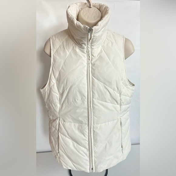 Woman's Kenneth Cole Reaction Down/Feather
Body warmer. Puffer Vest Ivory Sz M - Picture 3 of 13